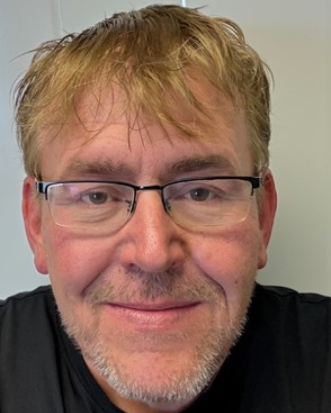 Tom Kirk Photo Cropped (1)